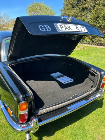 1028204-25 Rolls-Royce Silver Shadow 4-door 6.8 V8 - 1975