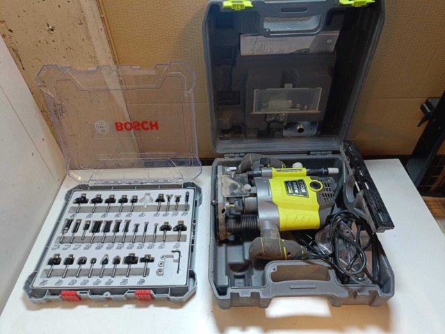 929168-1 Overhand router Ryobi RRT1600