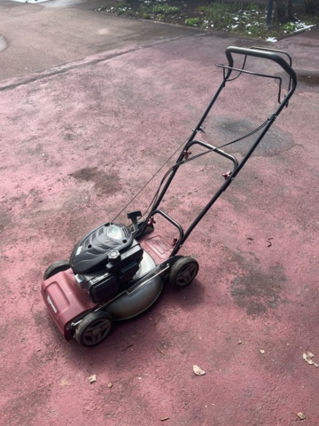 897274-3 GGP lawnmower with operation