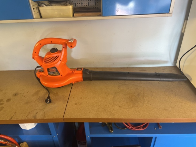 897276-1 Black+Decker GW2810 leaf blower