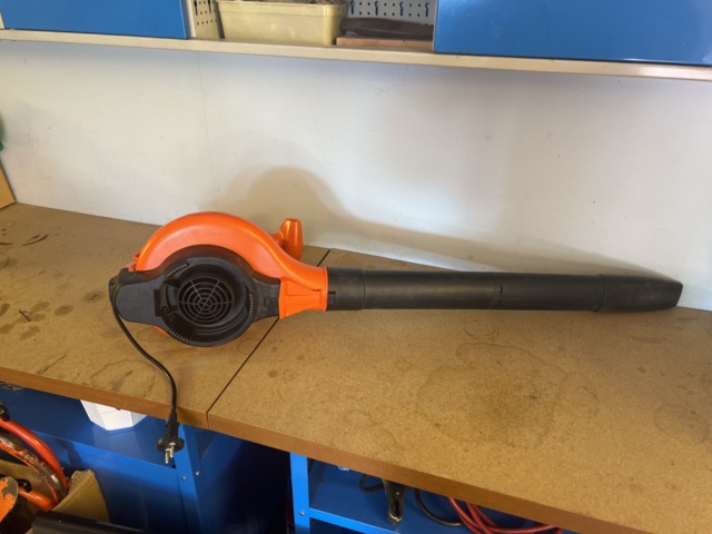 897276-3 Black+Decker GW2810 leaf blower
