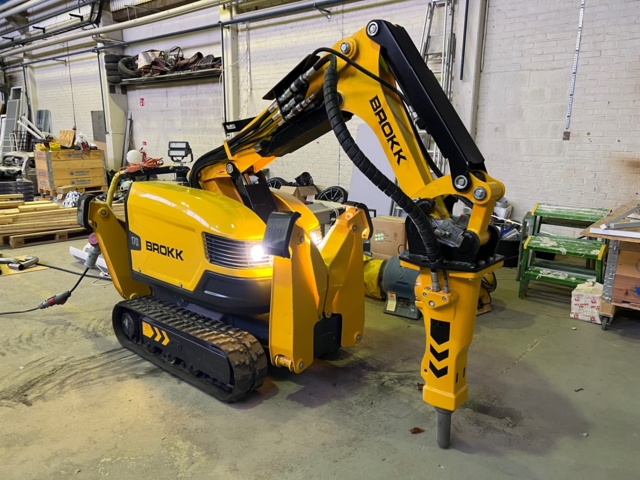1032274-25 Demolition robot Brokk 170, 2019 incl. Concrete cutting