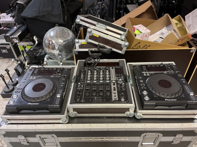 1012991-2 Pioneer DJ Bench Black with Transport Case