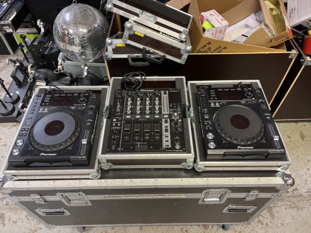 1012991-3 Pioneer DJ Bench Black with Transport Case