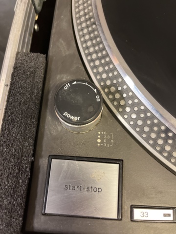 1012993-5 Technics SL-1210MK2 Turntable