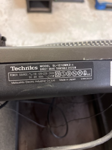 1012993-8 Technics SL-1210MK2 Turntable