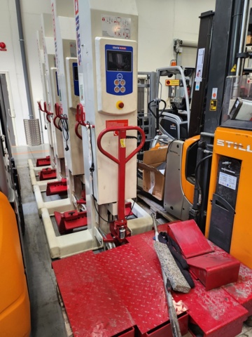 1032414-3 4 Stertil Koni ST 1075 - mobile lifting stands for heavy vehicles. Lifting capacity: 7,500 kg / pc