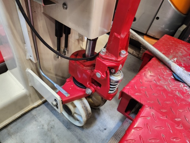 1032414-7 4 Stertil Koni ST 1075 - mobile lifting stands for heavy vehicles. Lifting capacity: 7,500 kg / pc