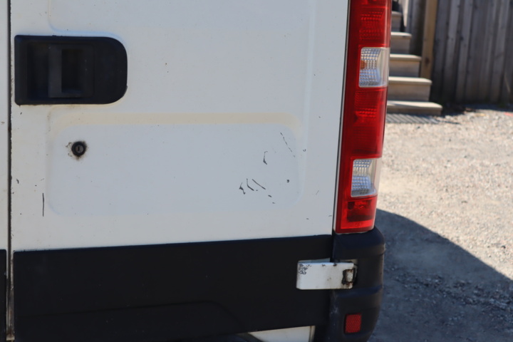 1032543-28 Iveco Daily 29L12 Van 2.3 HPI - 2010