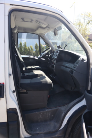 1032543-12 Iveco Daily 29L12 Van 2.3 HPI - 2010