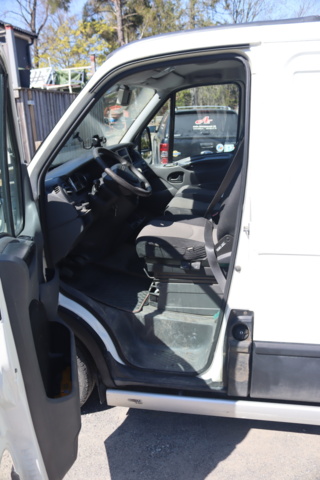 1032543-13 Iveco Daily 29L12 Van 2.3 HPI - 2010