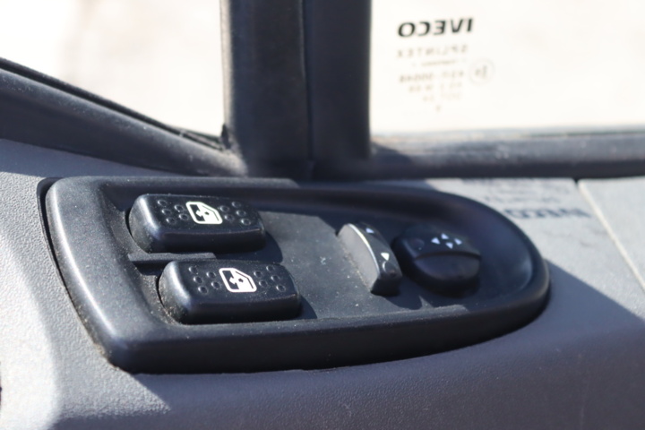 1032543-22 Iveco Daily 29L12 Van 2.3 HPI - 2010