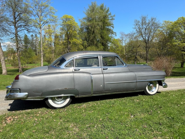 998562-11 Cadillac DeVille Sixty-Two Sedan 5.4 V8 - 1950
