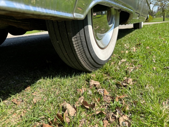 998562-16 Cadillac DeVille Sixty-Two Sedan 5.4 V8 - 1950