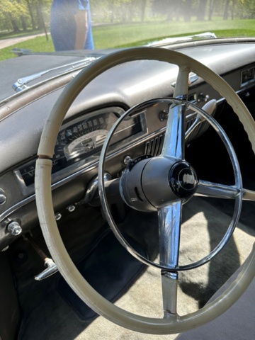 998562-23 Cadillac DeVille Sixty-Two Sedan 5.4 V8 - 1950