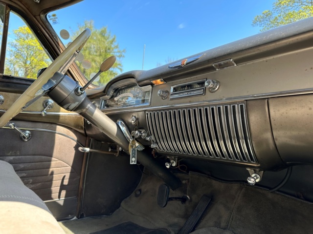 998562-25 Cadillac DeVille Sixty-Two Sedan 5.4 V8 - 1950