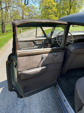 998562-32 Cadillac DeVille Sixty-Two Sedan 5.4 V8 - 1950