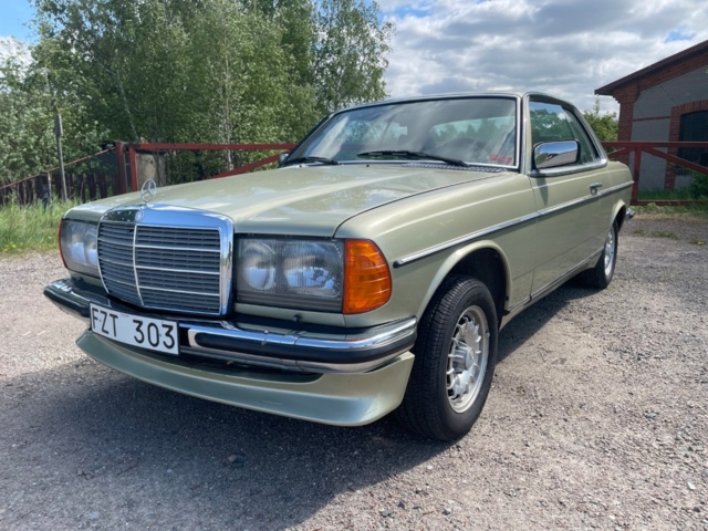 1032570-1 Mercedes-Benz 280 CE - 1977