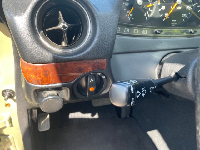 1032570-13 Mercedes-Benz 280 CE - 1977