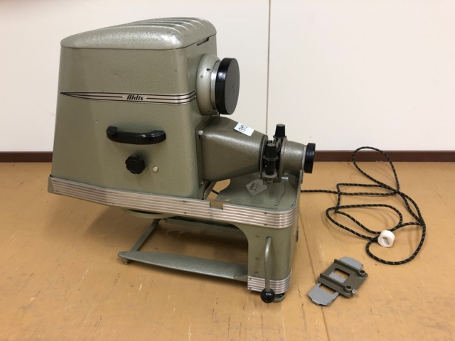 1032577-1 Aldis Epivisor vanha diaprojektori