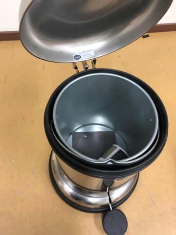 1032585-5 Vipp 14 roska-astia (käyttämätön)