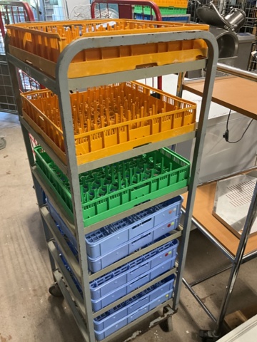 1002039-2 Cart with various dish trays