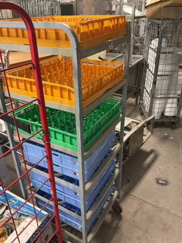 1002039-3 Cart with various dish trays