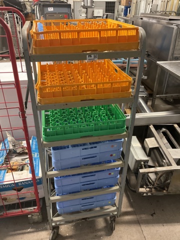 1002039-4 Cart with various dish trays