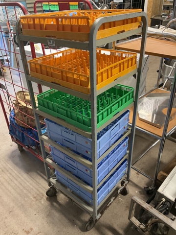 1002039-6 Cart with various dish trays