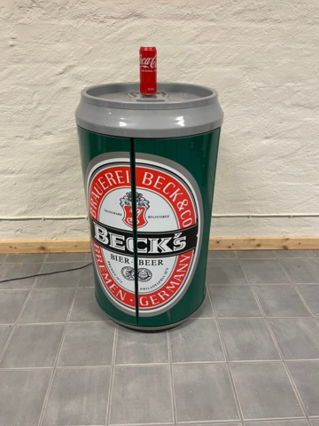 1032816-1 Beck's beer keg with speaker