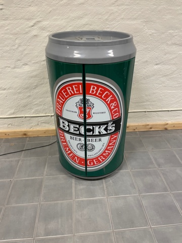 1032816-2 Beck's beer keg with speaker
