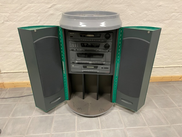 1032816-3 Beck's beer keg with speaker