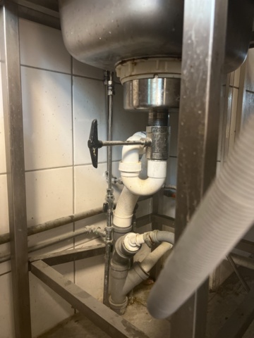 1024098-2 Tvättställ med blandare, 2 stycken