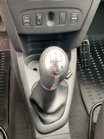 1032897-16 Dacia Logan MCV 0.9 TCe - 2015