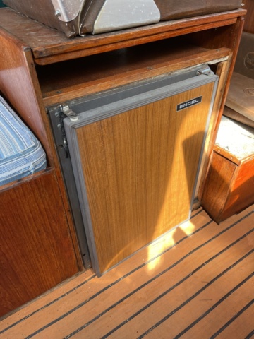 1013012-17 UTTERN 690 With Volvo Penta, year of manufacture 1981