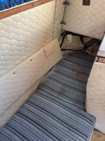 1013012-24 UTTERN 690 With Volvo Penta, year of manufacture 1981