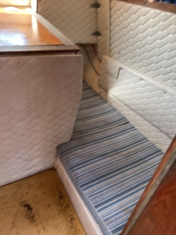 1013012-28 UTTERN 690 With Volvo Penta, year of manufacture 1981