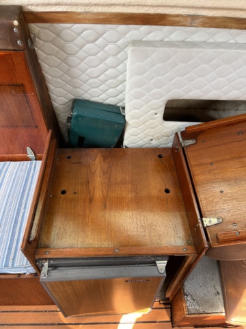 1013012-36 UTTERN 690 With Volvo Penta, year of manufacture 1981