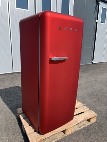 882940-2 Refrigerator 50s style from Smeg FAB28RDRB3 Demo