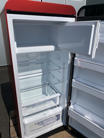 882940-4 Refrigerator 50s style from Smeg FAB28RDRB3 Demo