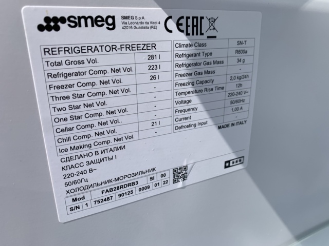 882940-6 Refrigerator 50s style from Smeg FAB28RDRB3 Demo