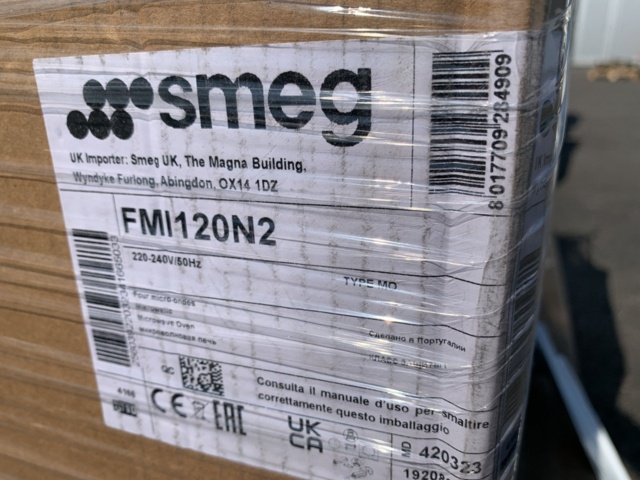 882958-3 Built-in microwave Linea Estetik Smeg FMI120N2