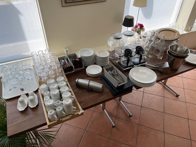 963311-1 Restaurant crockery