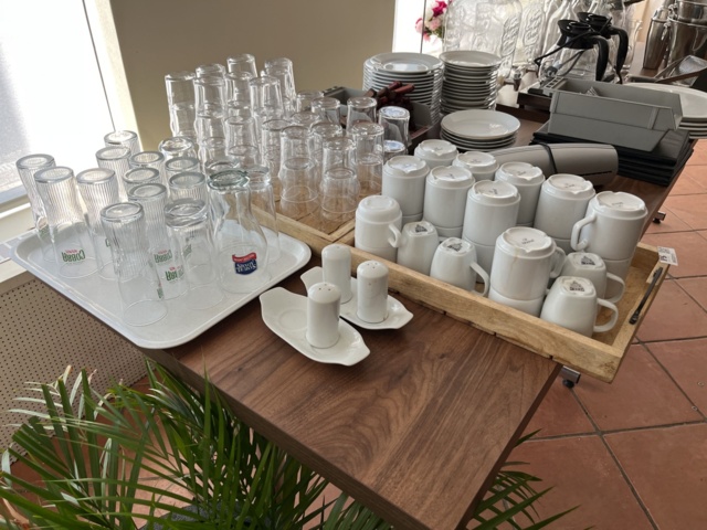 963311-2 Restaurant crockery