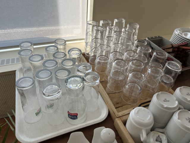 963311-3 Restaurant crockery