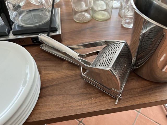 963311-11 Restaurant crockery