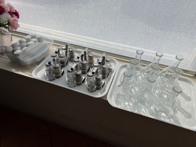 963311-13 Restaurant crockery