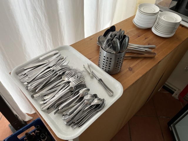 963311-23 Restaurant crockery