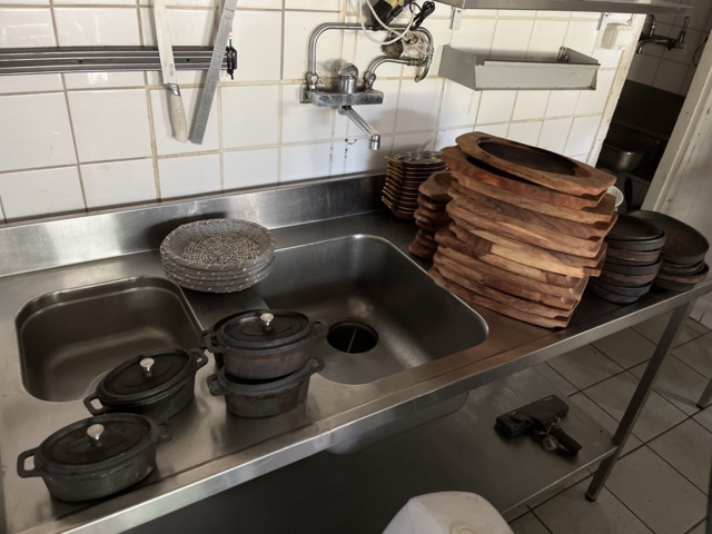 963311-25 Restaurant crockery