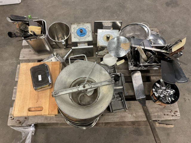 1002115-1 Various kitchen equipment